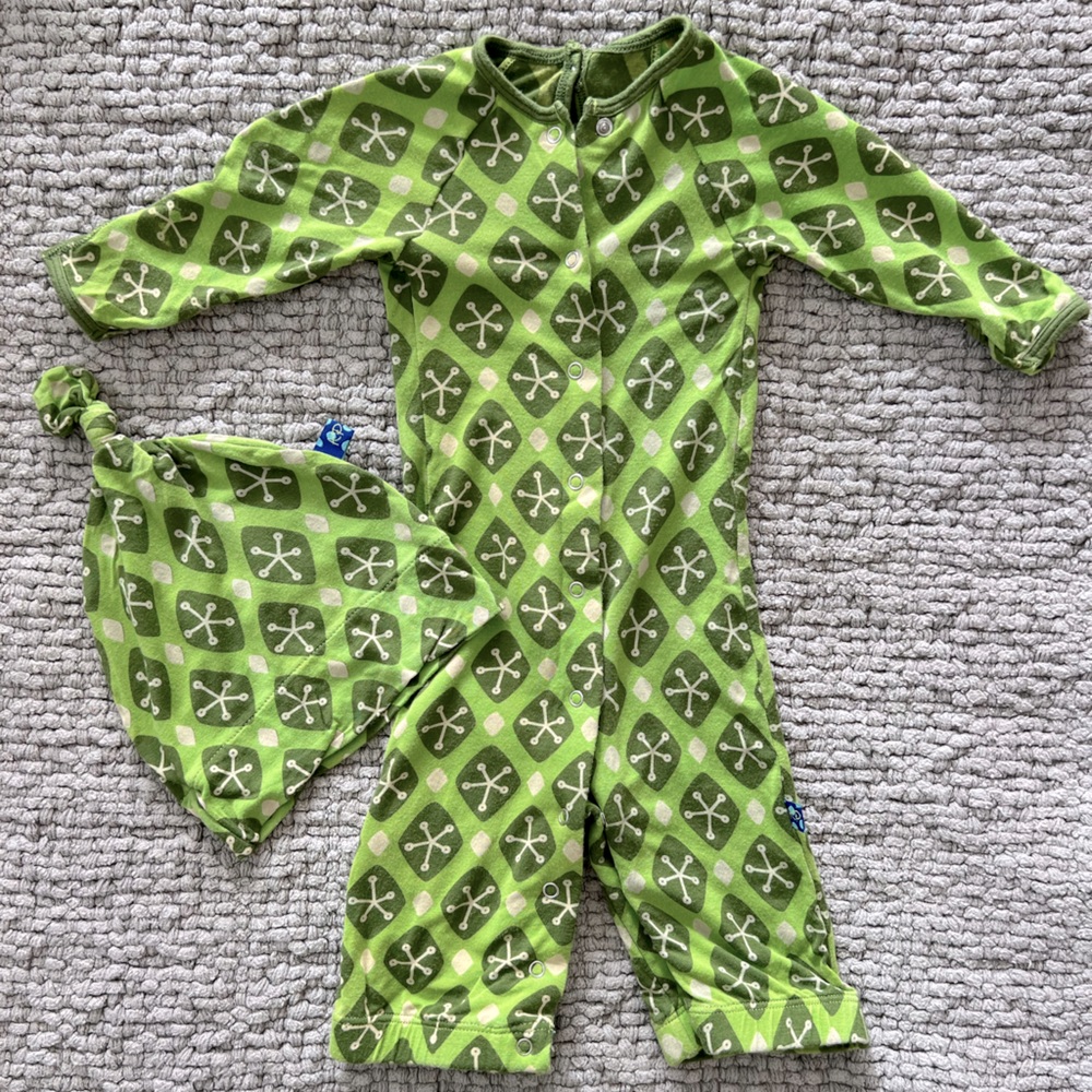 Kickee Pants Footless Pajamas w/ Nightcap Size 0-3M *Like New*